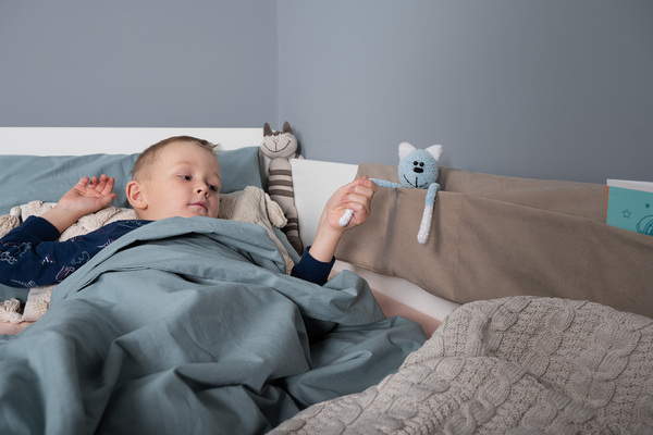 Кровать детская Джастин 11.55 белый PE шагрень с бортиком и накладкой-карманом (спальное место 80 х 160)
